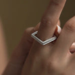 Load and play video in Gallery viewer, RARE-SQUERE DIAMOND RING
